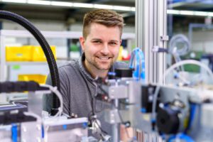 Corporate Foto, Mitarbeiter in der Anlagenmontage